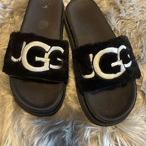 Gently used UGG house shoes